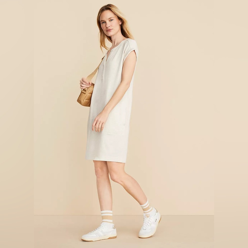 Lou & Grey Signaturesoft Split Neck Pocket Dress in Light Oak Heather New! - Picture 2 of 9
